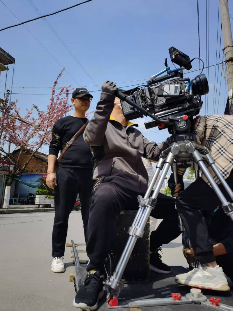 苏尼特左旗广告片拍摄：快消品牌爆款之选，网感内容适配社媒传播！